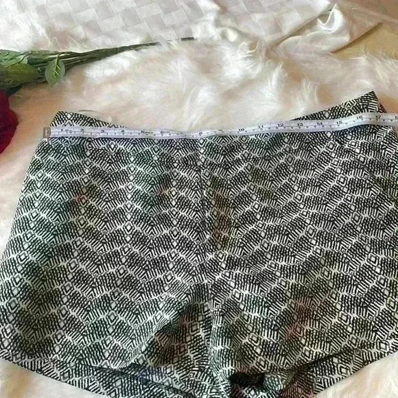 Joie Black and White Shorts - Picture 4 of 7